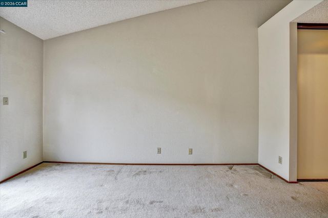 1286 Clarke Ln, Alameda, CA 94502