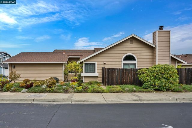 1286 Clarke Ln, Alameda, CA 94502
