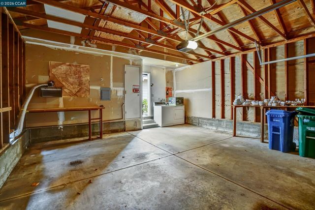 1286 Clarke Ln, Alameda, CA 94502