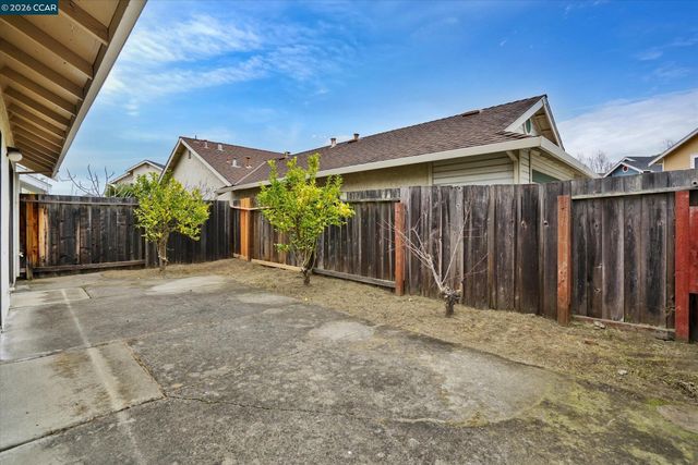 1286 Clarke Ln, Alameda, CA 94502