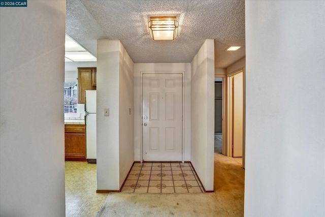 1286 Clarke Ln, Alameda, CA 94502