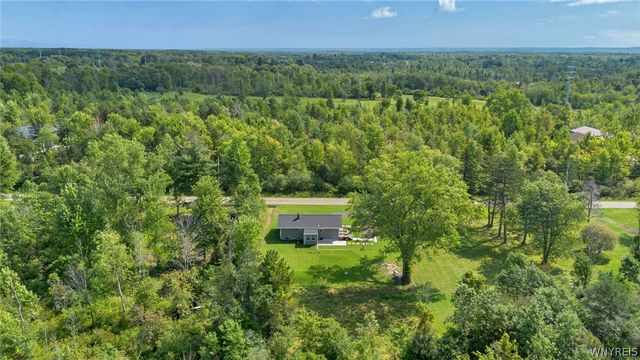 7704 Decker Road, Evans, NY 14047