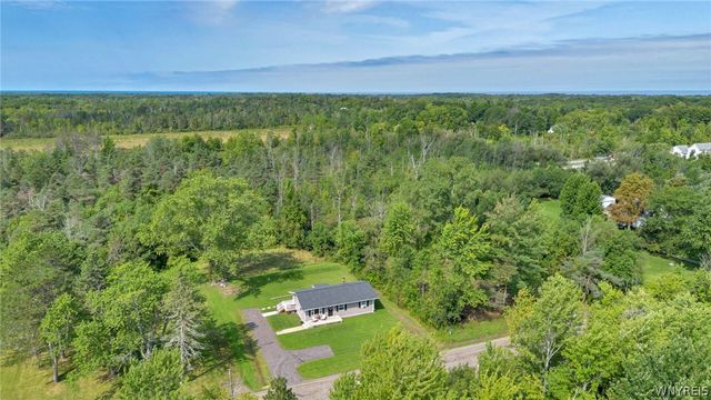7704 Decker Road, Evans, NY 14047
