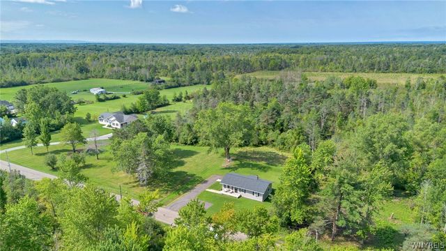 7704 Decker Road, Evans, NY 14047