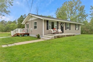7704 Decker Road, Evans, NY 14047