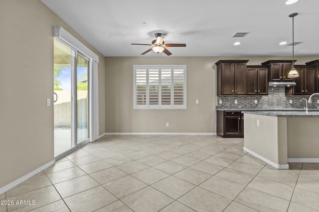 9382 W LOUISE Drive, Peoria, AZ 85383