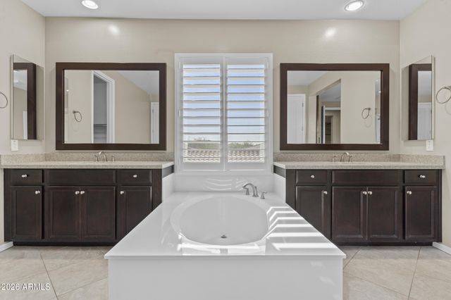 9382 W LOUISE Drive, Peoria, AZ 85383