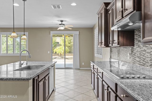 9382 W LOUISE Drive, Peoria, AZ 85383