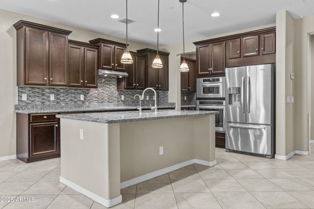 9382 W LOUISE Drive, Peoria, AZ 85383