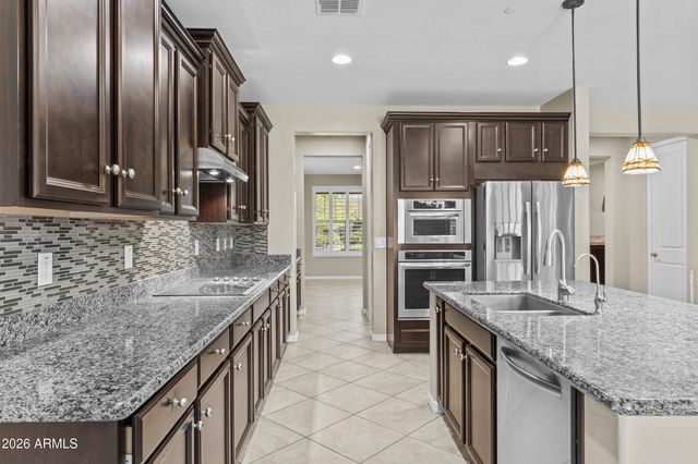 9382 W LOUISE Drive, Peoria, AZ 85383