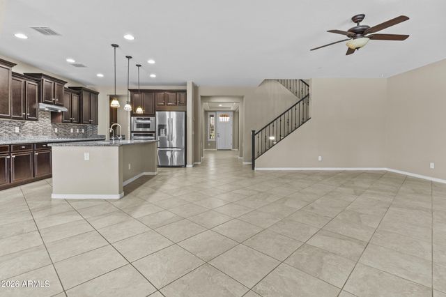 9382 W LOUISE Drive, Peoria, AZ 85383