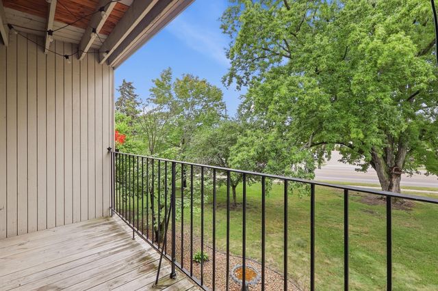 8935 Old Cedar Avenue S 214, Bloomington, MN 55425