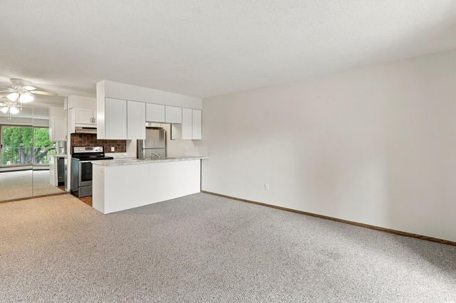 8935 Old Cedar Avenue S 214, Bloomington, MN 55425