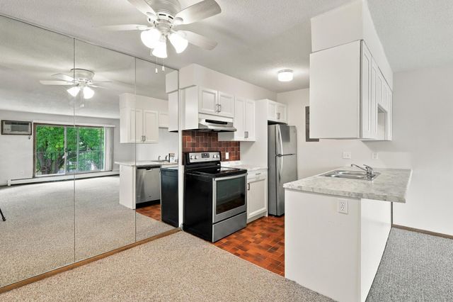 8935 Old Cedar Avenue S 214, Bloomington, MN 55425
