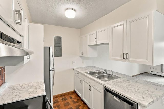 8935 Old Cedar Avenue S 214, Bloomington, MN 55425