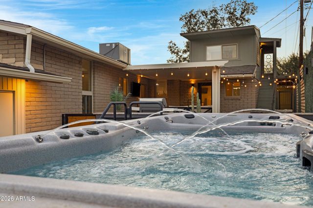 2306 N 55TH Street, Phoenix, AZ 85008