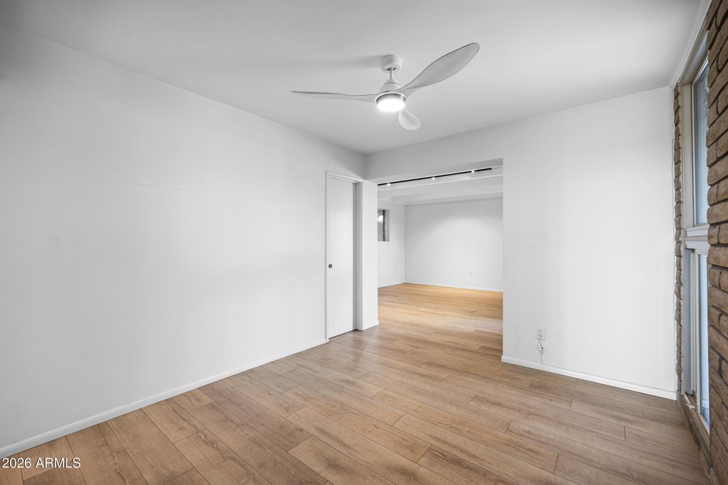 Image 14 of property listing at 2306 N 55TH Street, Phoenix, AZ 85008