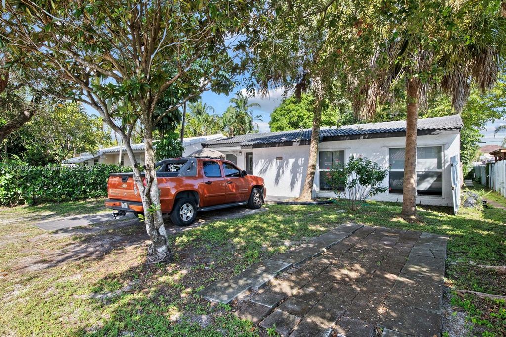 2227 Cleveland St, Hollywood, FL 33020