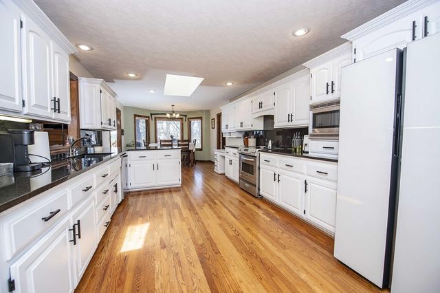 3834 E Stanford Street, Springfield, MO 65809