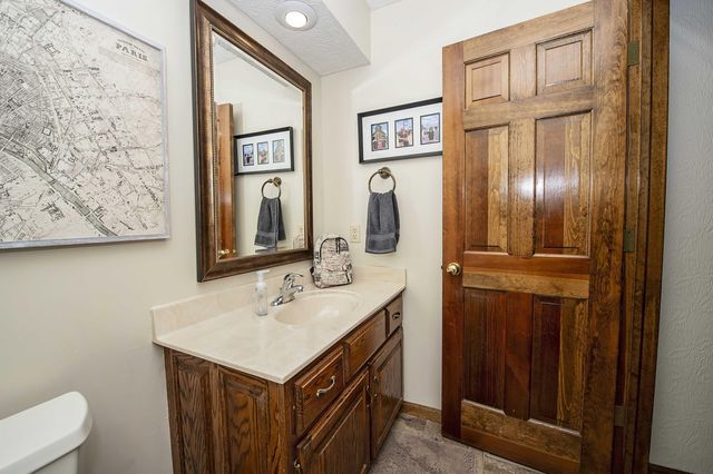 3834 E Stanford Street, Springfield, MO 65809