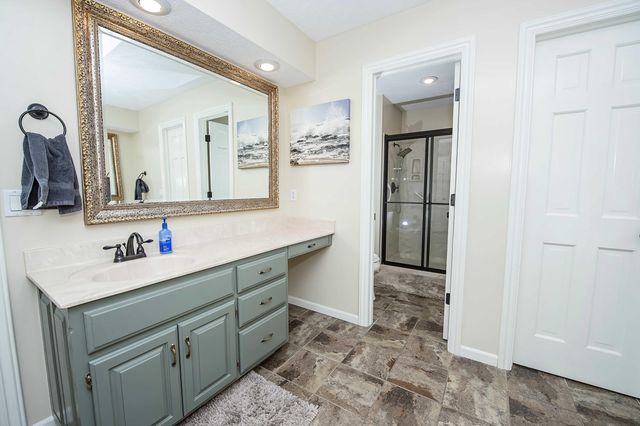 3834 E Stanford Street, Springfield, MO 65809