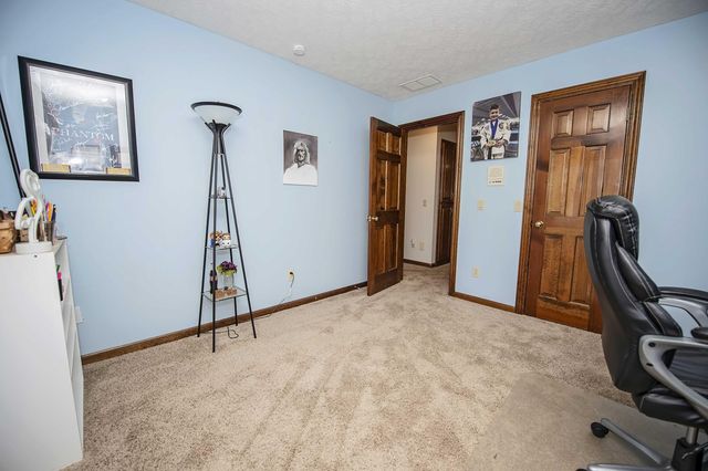 3834 E Stanford Street, Springfield, MO 65809