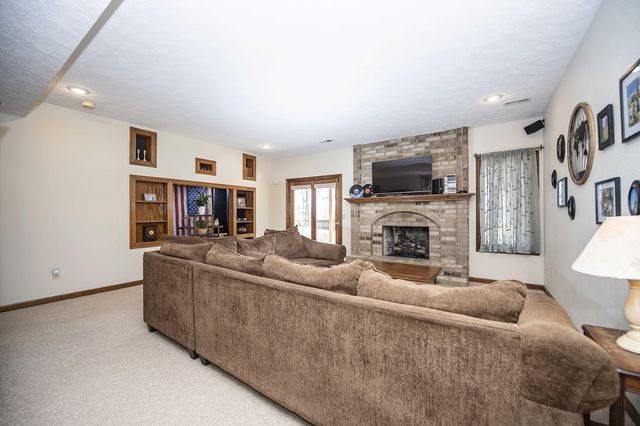 3834 E Stanford Street, Springfield, MO 65809