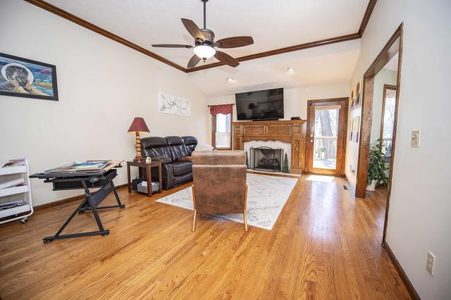 3834 E Stanford Street, Springfield, MO 65809