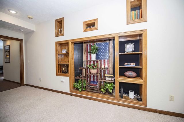 3834 E Stanford Street, Springfield, MO 65809