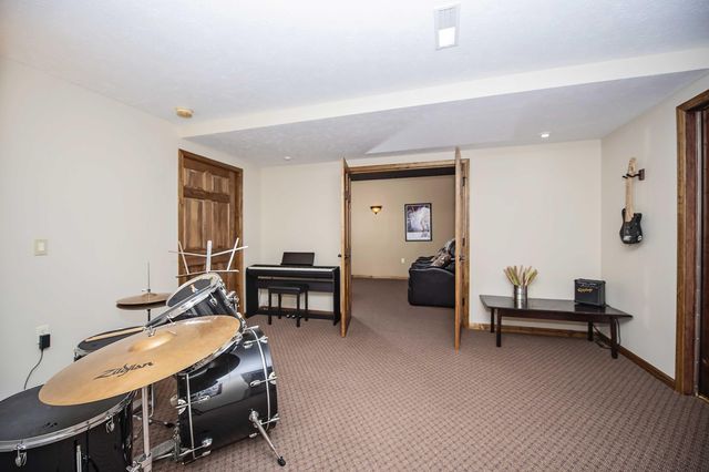 3834 E Stanford Street, Springfield, MO 65809