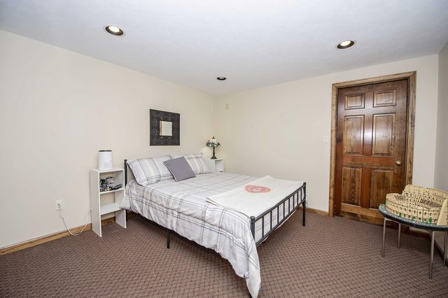 3834 E Stanford Street, Springfield, MO 65809