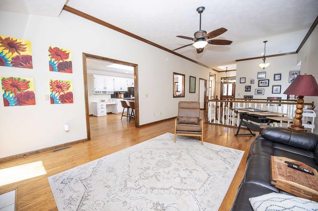 3834 E Stanford Street, Springfield, MO 65809