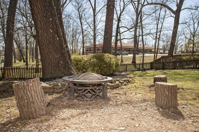 3834 E Stanford Street, Springfield, MO 65809