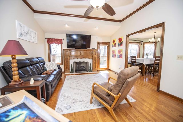 3834 E Stanford Street, Springfield, MO 65809