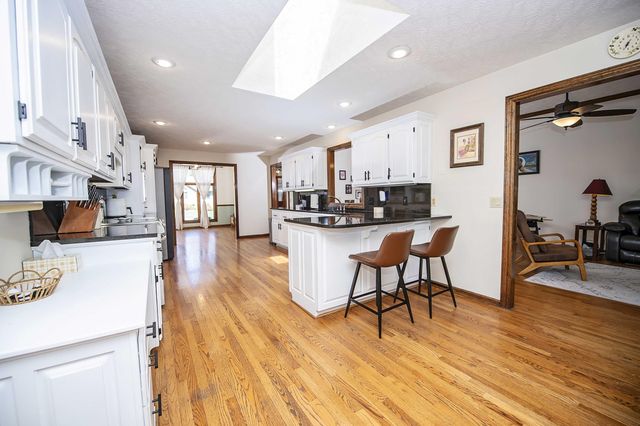 3834 E Stanford Street, Springfield, MO 65809