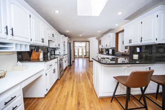 3834 E Stanford Street, Springfield, MO 65809