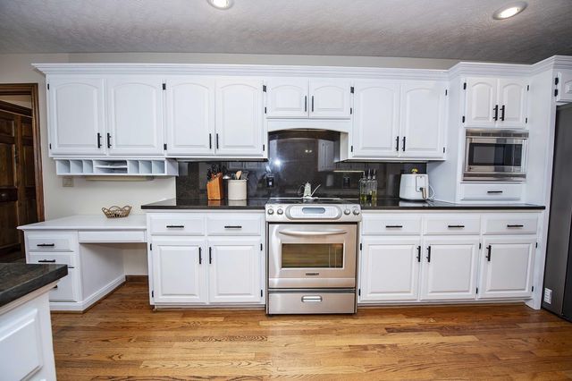 3834 E Stanford Street, Springfield, MO 65809