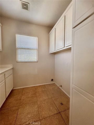 6274 S Kingsmill Court, Fontana, CA 92336