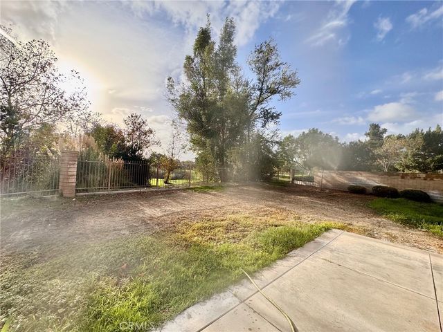 6274 S Kingsmill Court, Fontana, CA 92336