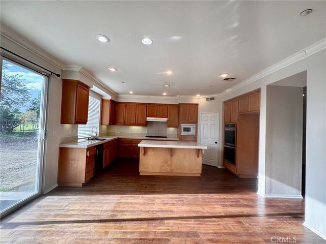 6274 S Kingsmill Court, Fontana, CA 92336