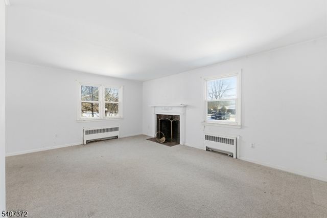 30 Reynolds Ave, Parsippany-troy Hills Twp., NJ 07054