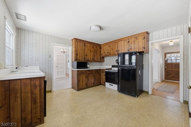 30 Reynolds Ave, Parsippany-troy Hills Twp., NJ 07054