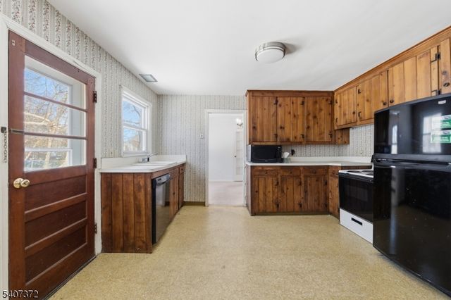 30 Reynolds Ave, Parsippany-troy Hills Twp., NJ 07054