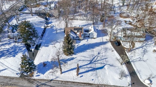 30 Reynolds Ave, Parsippany-troy Hills Twp., NJ 07054