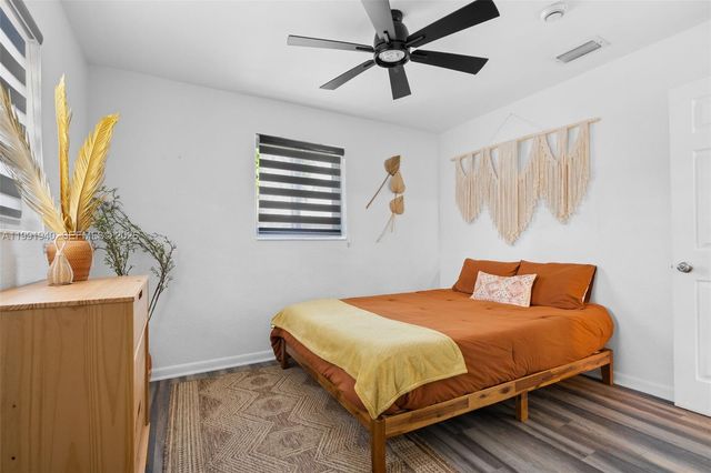 5920 NE 2nd Ter, Oakland Park, FL 33334