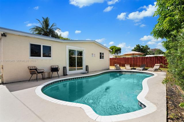 5920 NE 2nd Ter, Oakland Park, FL 33334