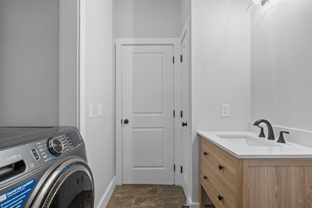 42 Smoke Rise Road, New Hampton, NH 03256