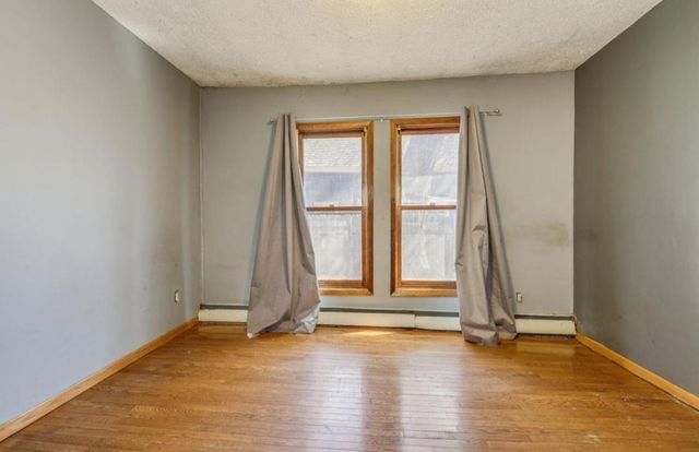 300 Baker Street E, Saint Paul, MN 55107