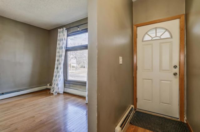 300 Baker Street E, Saint Paul, MN 55107