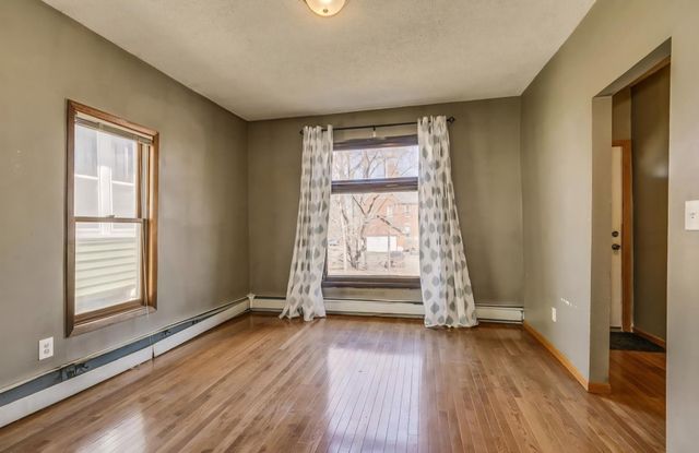 300 Baker Street E, Saint Paul, MN 55107